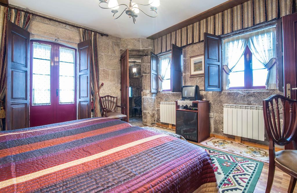 Pazo Da Fraga Hotel Albeos Bilik gambar